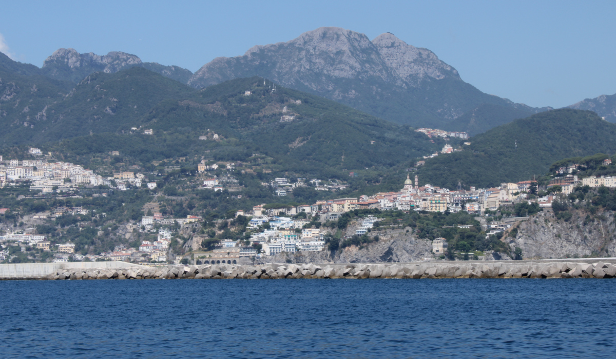 Costiera Amalfitana in 1 giorno panorama della costa dal traghetto