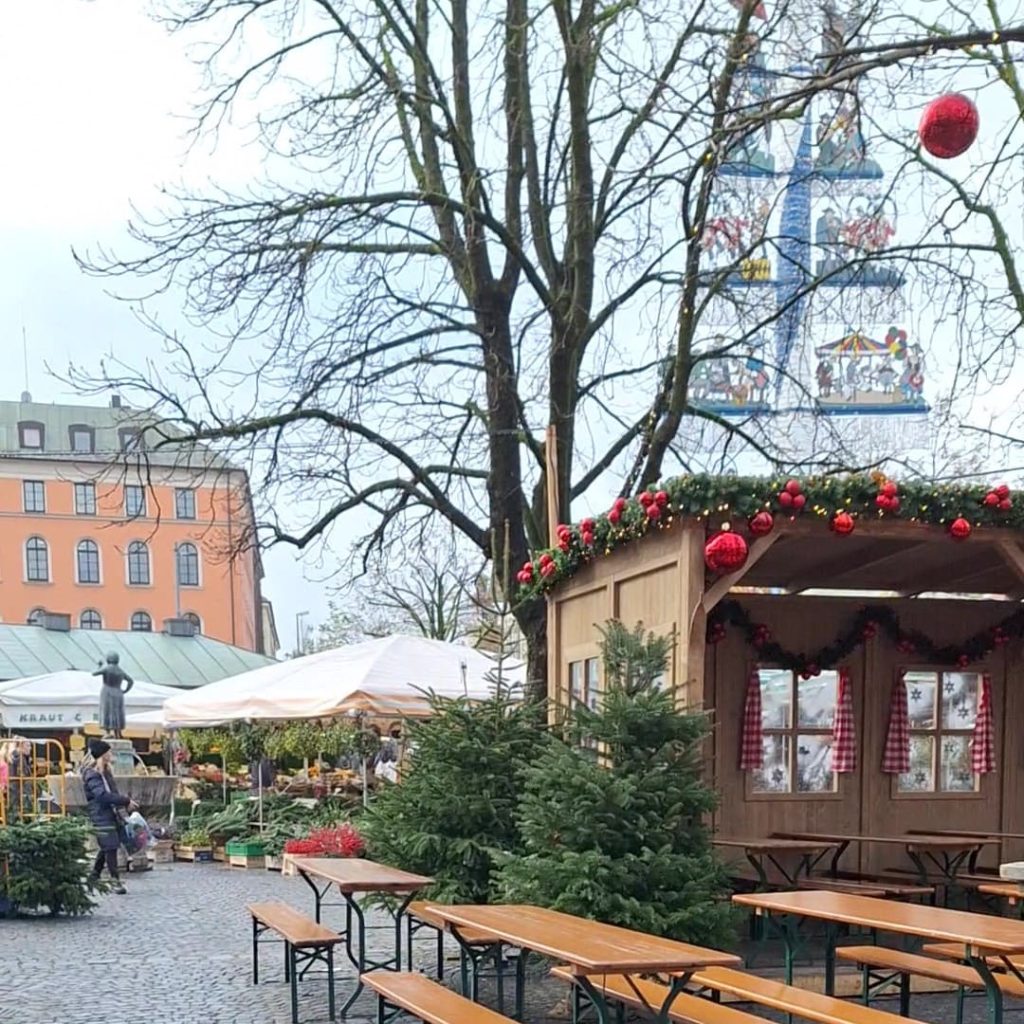 Mercatino di Natale al Viktualienmarkt Monaco di Baviera