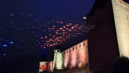 Installazione al castello Murten Licht Festival
