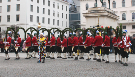 Kasperl nella danza dei bottai a Monaco di Baviera