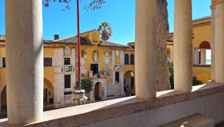 Visitare il Vittoriale la Prioria dall'esterno